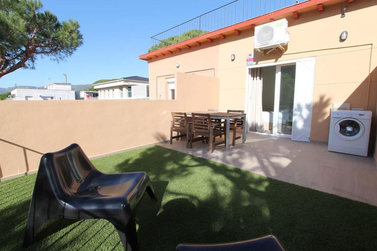 Petit Bijou - Beach Apartment III Castelldefels Exterior photo